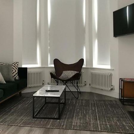 Stylish Home In Streatham. Лондон Экстерьер фото