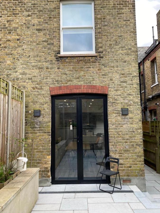 Stylish Home In Streatham. Лондон Экстерьер фото